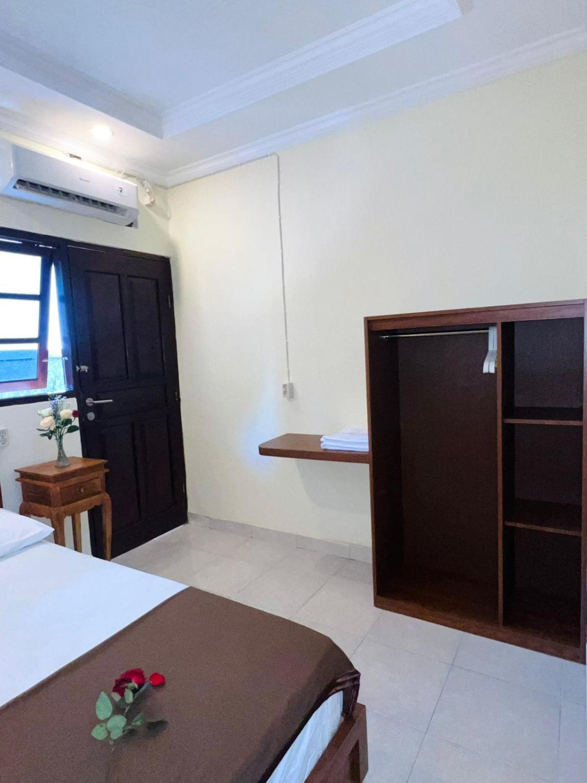 Zigiz Lovina Hostel Bagian luar foto