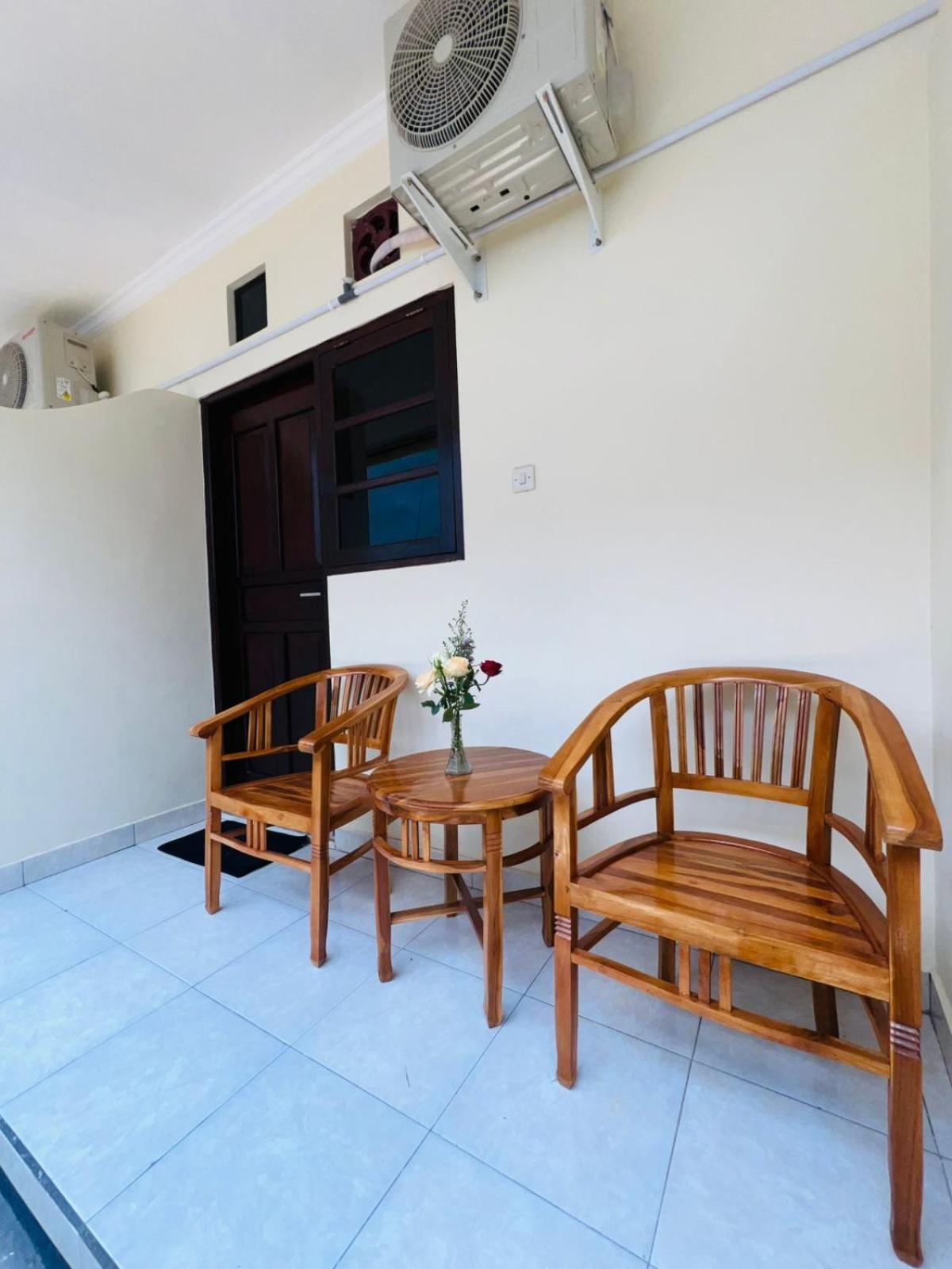 Zigiz Lovina Hostel Bagian luar foto