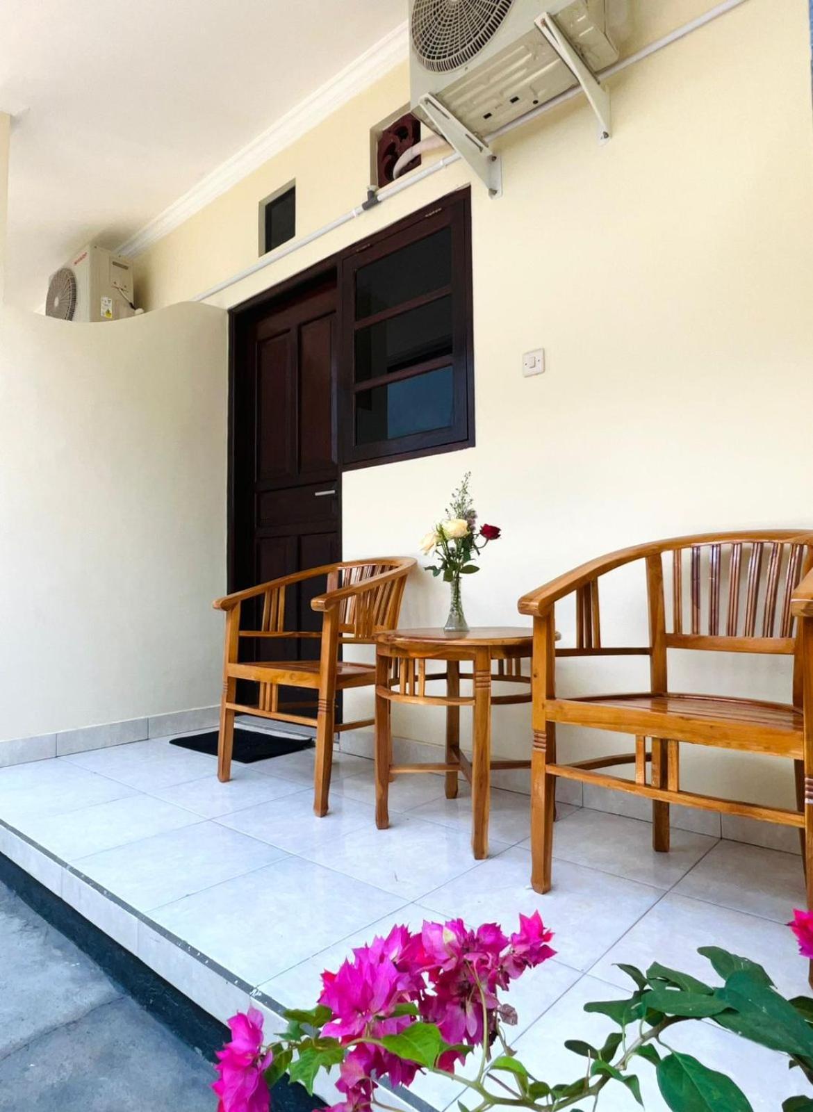 Zigiz Lovina Hostel Bagian luar foto